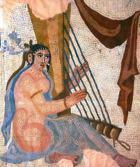 Персидская женщина на мозаике из Лувра. Сделана в Иране в II веке.