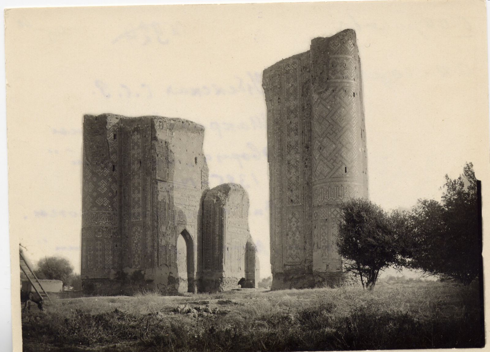 Узбекская ССР. Шахрисябз. Руины дворца "Ак Сарай". 1385-1405 гг. Вид с северной стороны